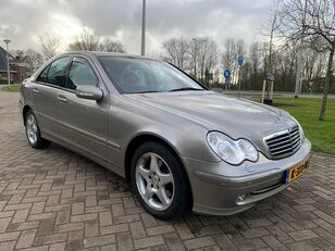 berline Mercedes-Benz C240