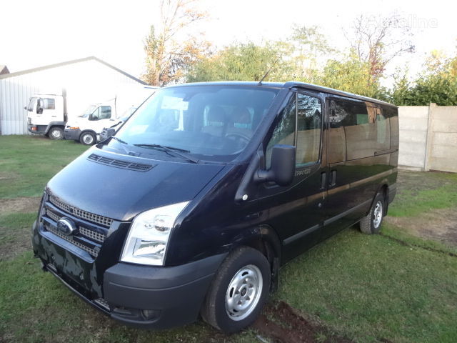 fourgonnette de tourisme Ford Transit Minibus 125T300