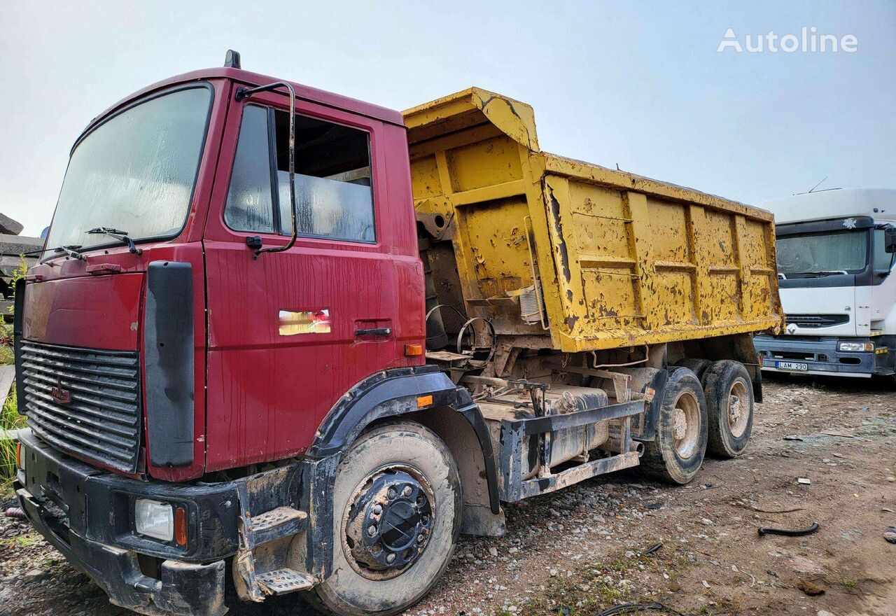 camion-benne MAZ 551633 pour pièces détachées