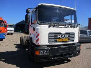 camion châssis MAN 25 25.280 6 CILINDER EURO 3 MANUAL 6X2 CHASSIS 117.621 KM