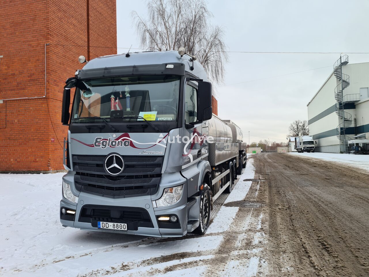 camion de lait Mercedes-Benz Actros 2545 + remorque-citerne alimentaire