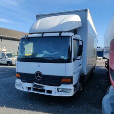 camion fourgon Mercedes-Benz 818