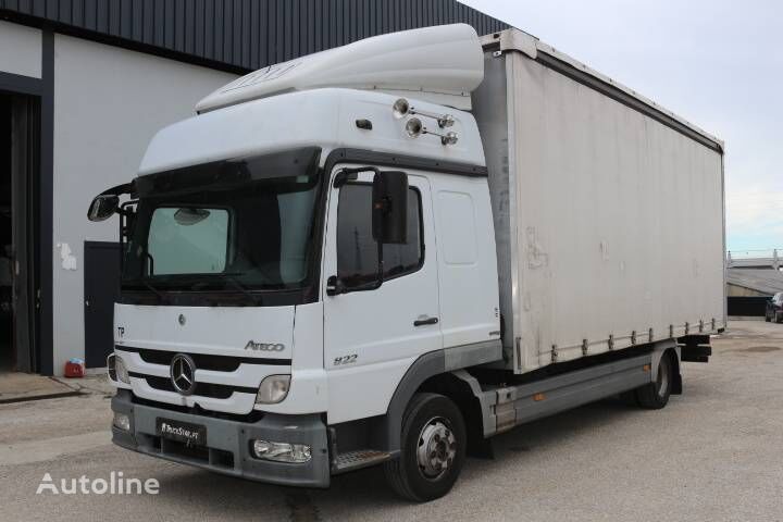 camion fourgon Mercedes-Benz Atego 822