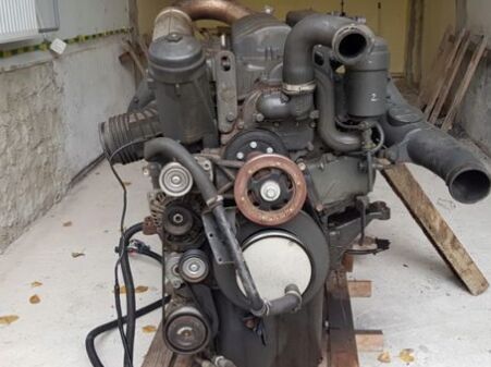 moteur Mercedes-Benz OM457 pour tracteur routier Mercedes-Benz