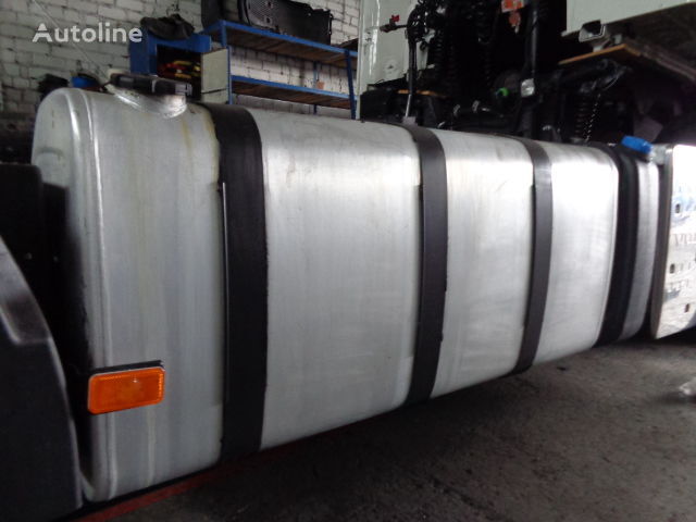 réservoir de carburant Volvo Used and new fuel tanks BIG stock "WORLDWIDE DELIVERY" pour tracteur routier Volvo