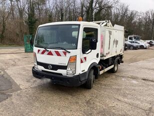 camion-benne < 3.5t Nissan Cabstar 2.5 dCi 130