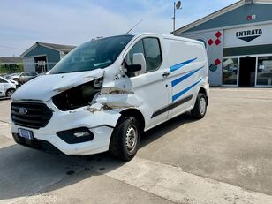 fourgon utilitaire Ford Transit Custom endommagé