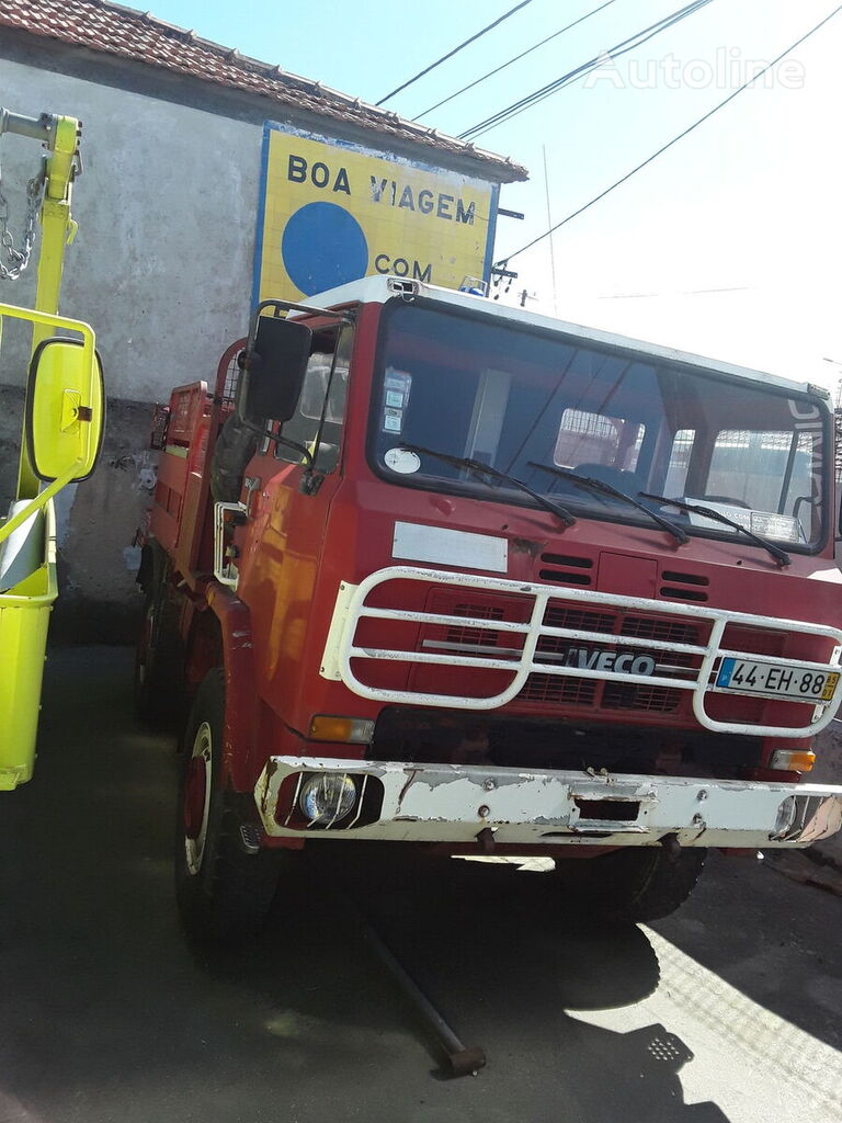 camion de pompiers IVECO 80-16