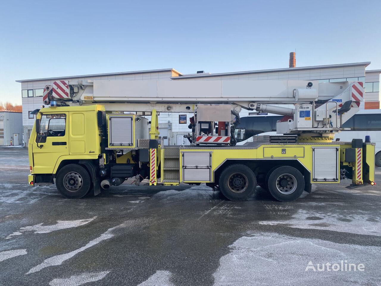 camion de pompiers Volvo FL-12 6x2 WD, Bronto Lift 32 M